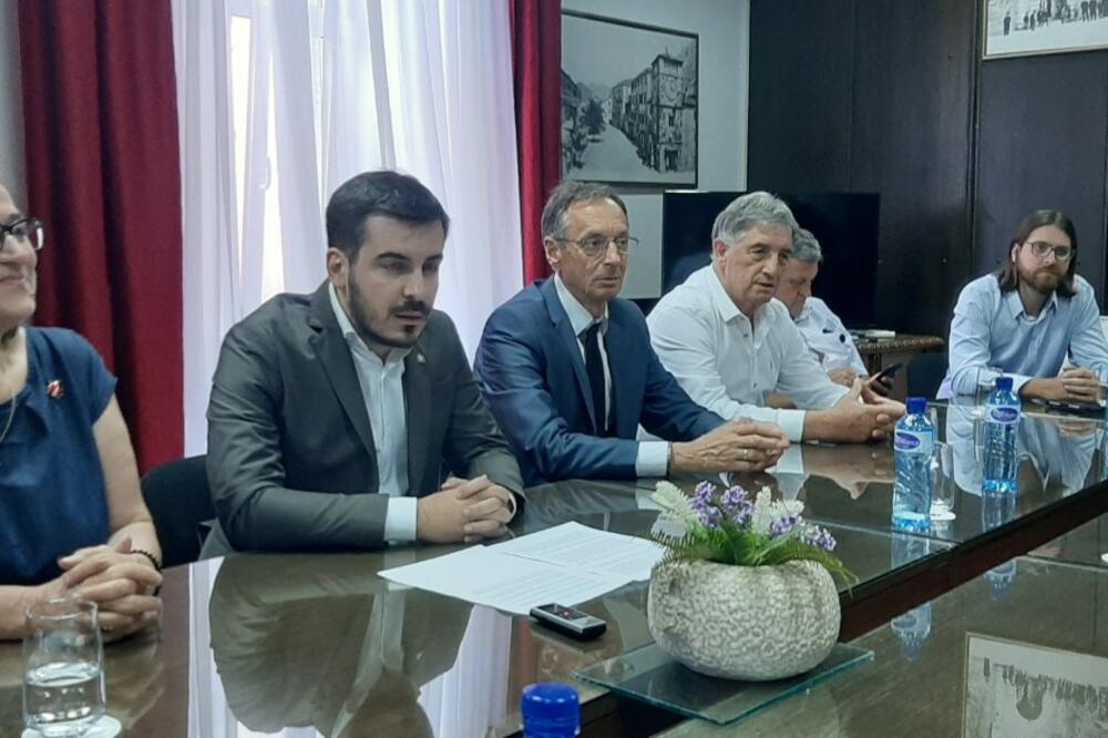 Sa pres konferencije u Kotoru, Foto: Siniša Luković