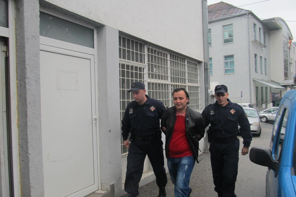 Memića dovode na suđenje, Foto: Jadranka Ćetković