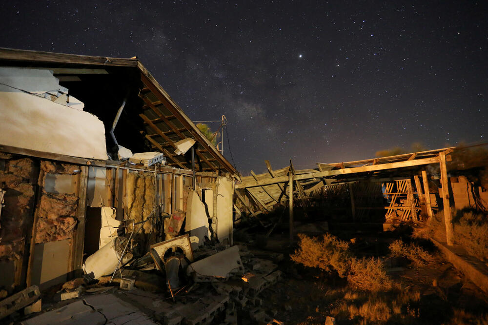 Uništena kuća nakon zemljotresa u Troni (Kalifornija), Foto: AFP