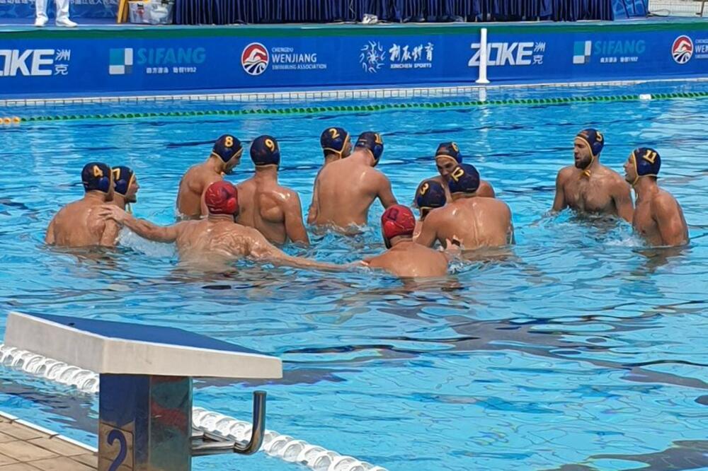 Crnogorski vaterpolisti pred meč sa Kinom