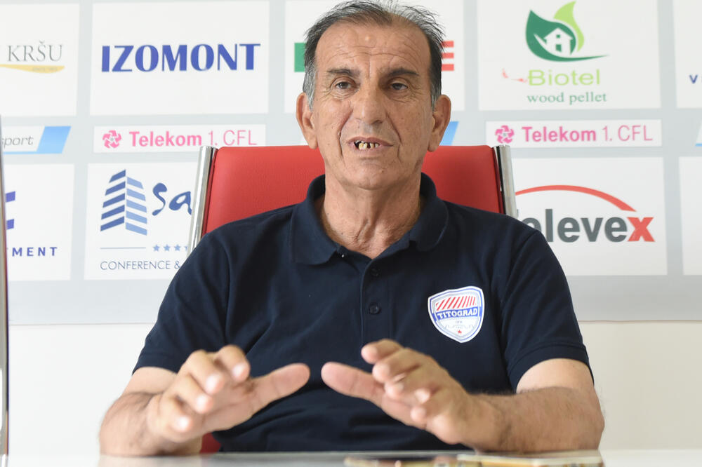 Dragoljub Đuretić, trener OFK Titograda, Foto: Savo Prelević