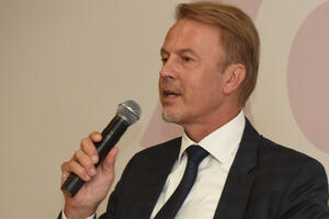 Orav: Preduslov za napredak zemlje je iskrena želja države da...