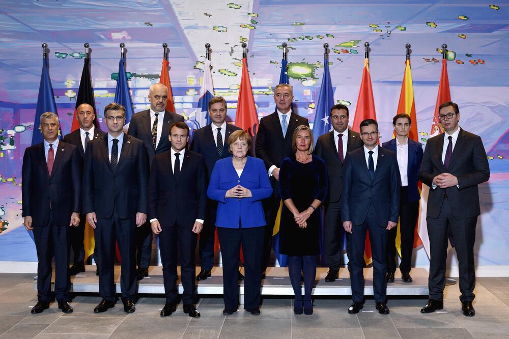 Njemačka kancelarka Angela Merkel i francuski predsjednik Emanuel Makron sa zvaničnicima Zapadnog Balkana i Evropske unije, Foto: Betaphoto