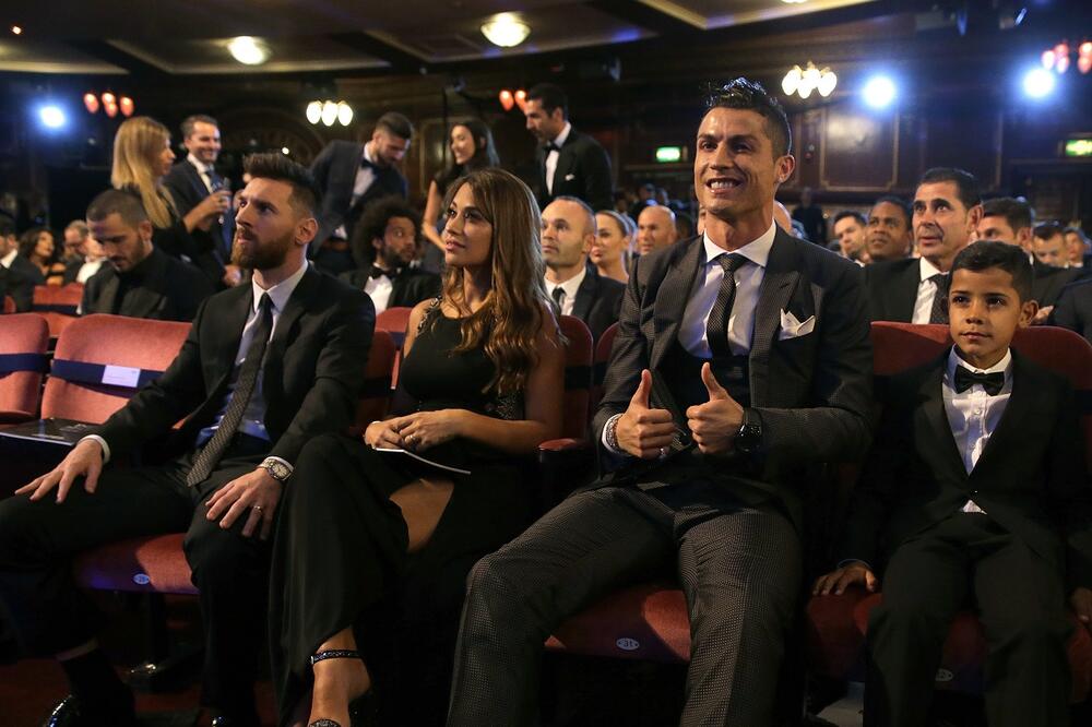 Rivali i na terenu i na Forbsovoj listi: Lionel Mesi i Kristijano Ronaldo, Foto: Beta/AP