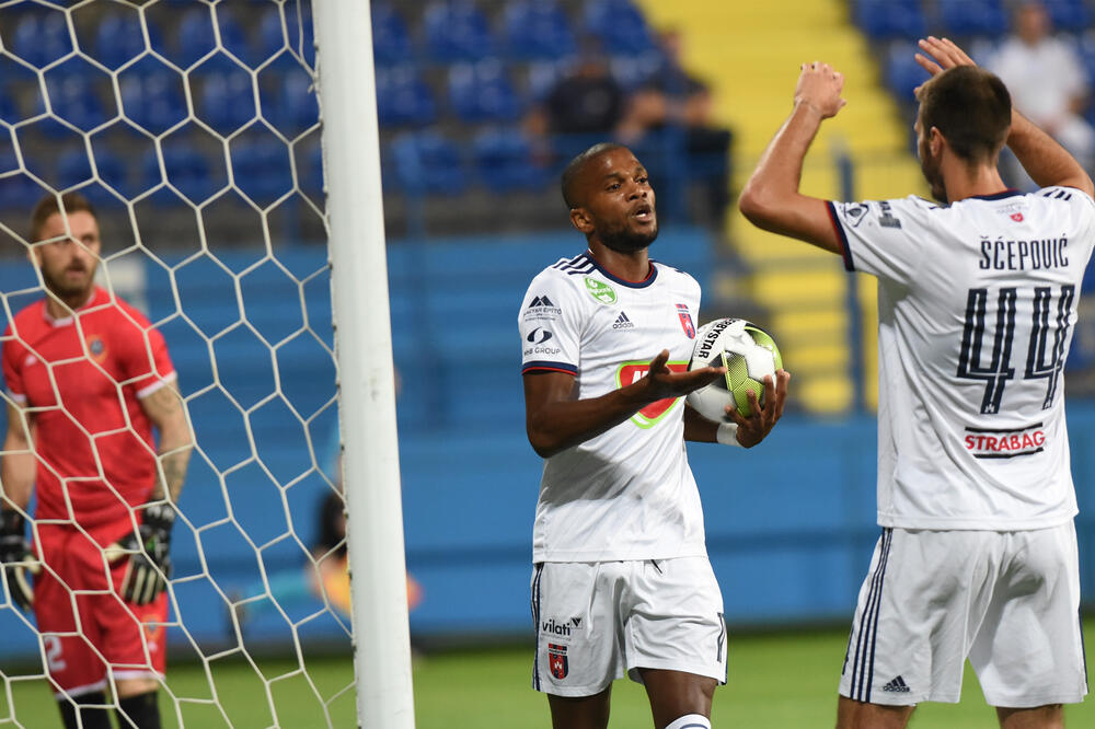 Loik Nego i Marko Šćepović slave jedan od tri gola francuskog internacionalca, Foto: Savo Prelević