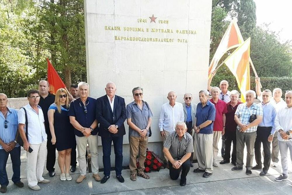 Kod spomenika Bezmetković