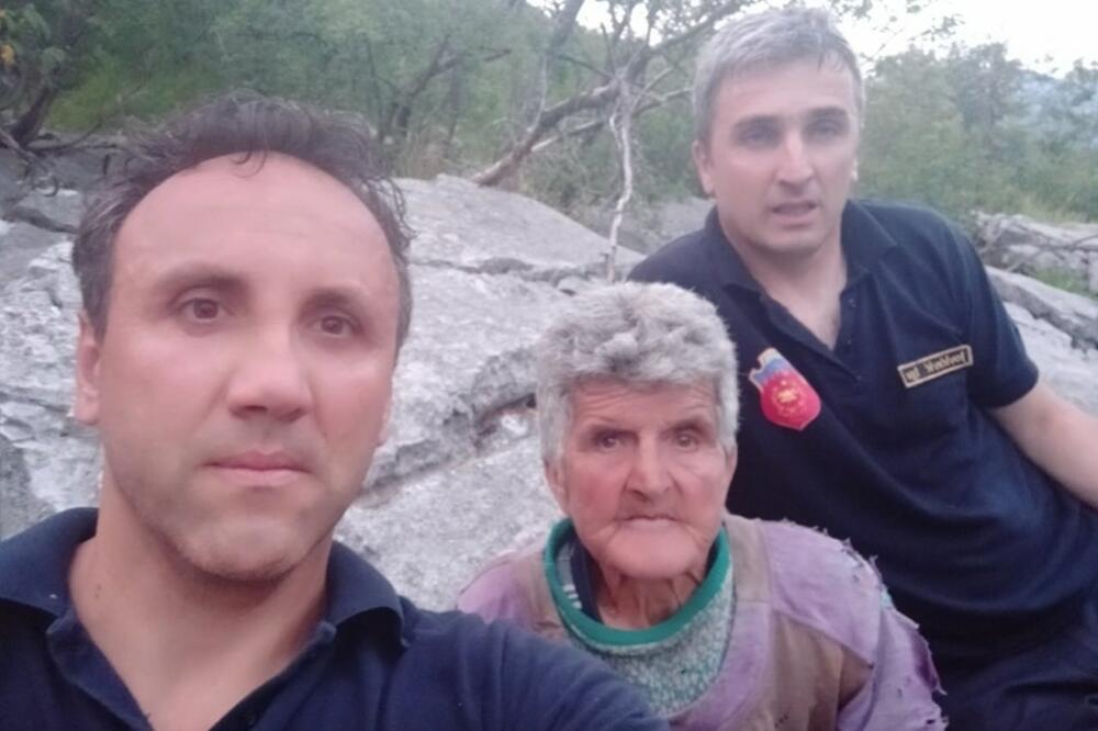Pripadnici Službe zaštite i spašavanja sa Nikolićevom, Foto: Vatrogasna jedinica Cetinje
