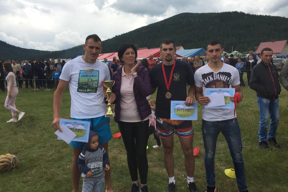 Nagrađeni skakači u dalj, Foto: Obrad Pješivac