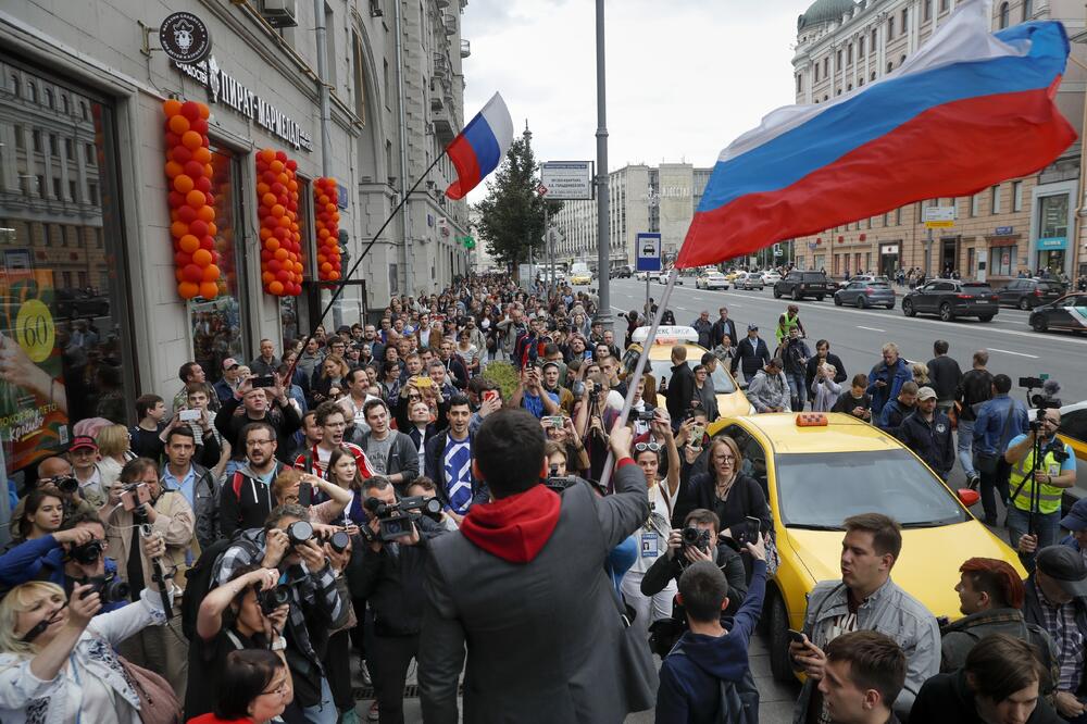 Sa protesta u Moskvi, Foto: Pavel Golovkin/AP