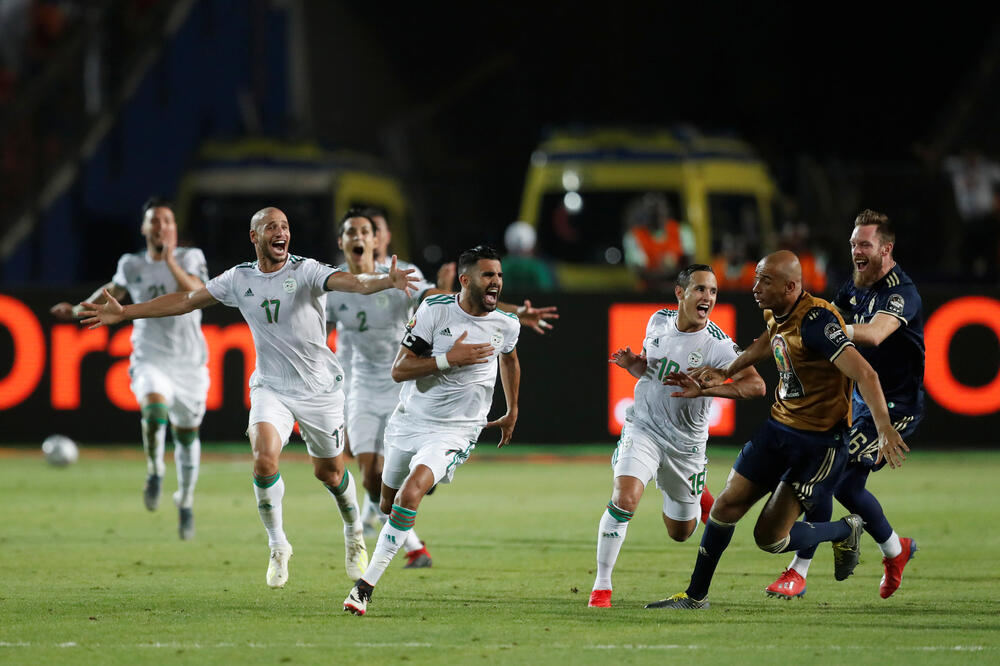 Slavlje fudbalera Alžira, Foto: AMR ABDALLAH DALSH