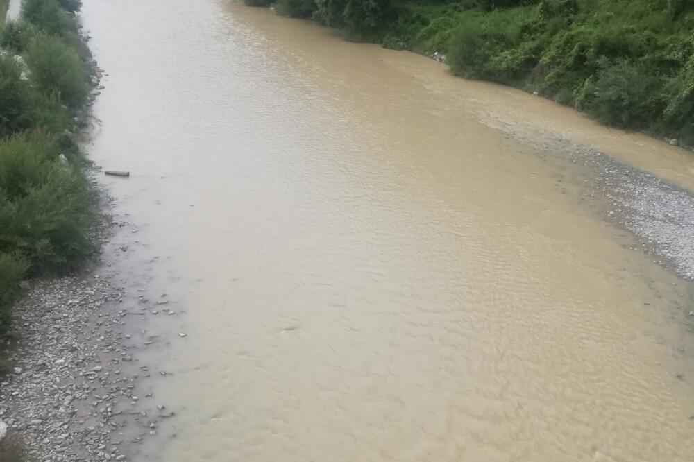 Rijeka potpuna mutna: Juče na Tar, Foto: SRK