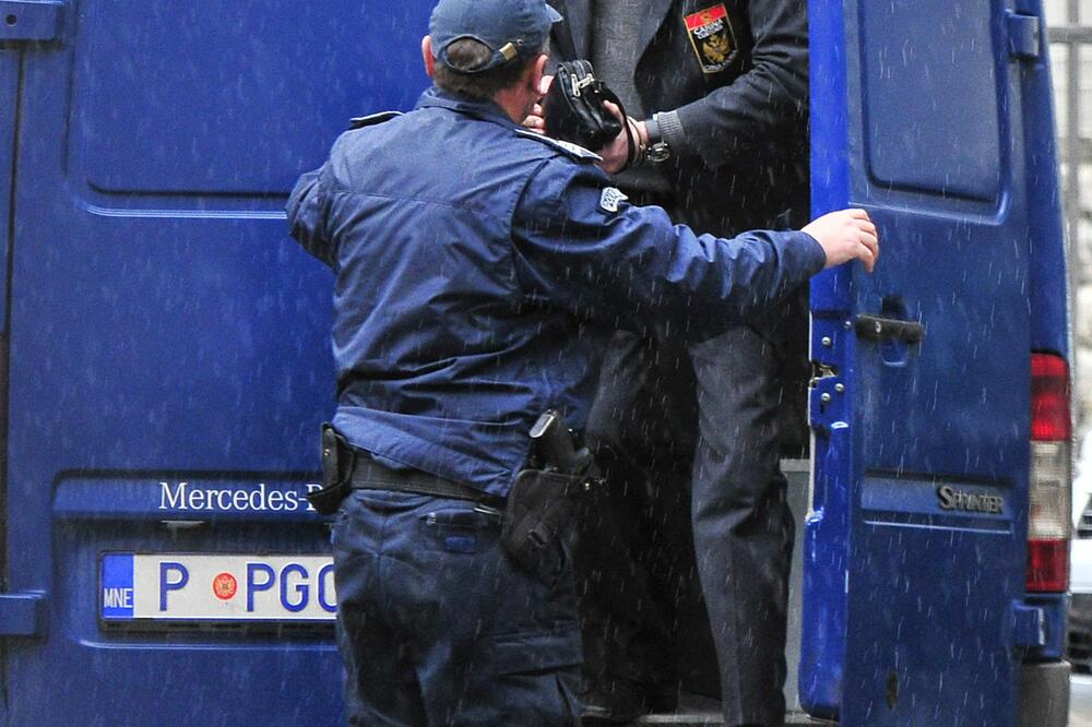 Sa privođenja carinika, Foto: Sa privođenja carinika