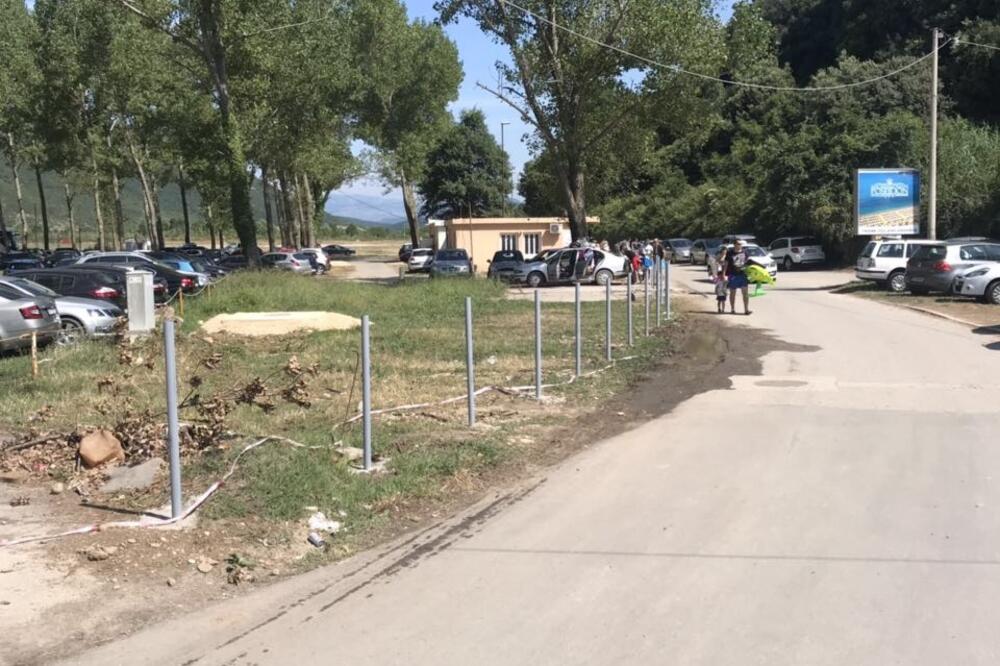 Juče na platou u zaleđu plaže na Jazu, Foto: Vuk Lajović