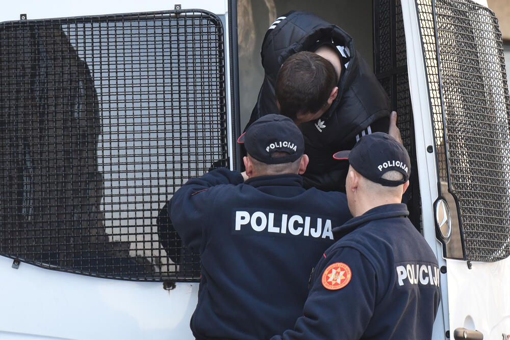 Privođenje Šakovića (arhiva), Foto: Savo Prelević