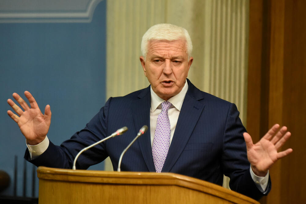 Duško Marković na današnjem premijerskom satu, Foto: Boris Pejović