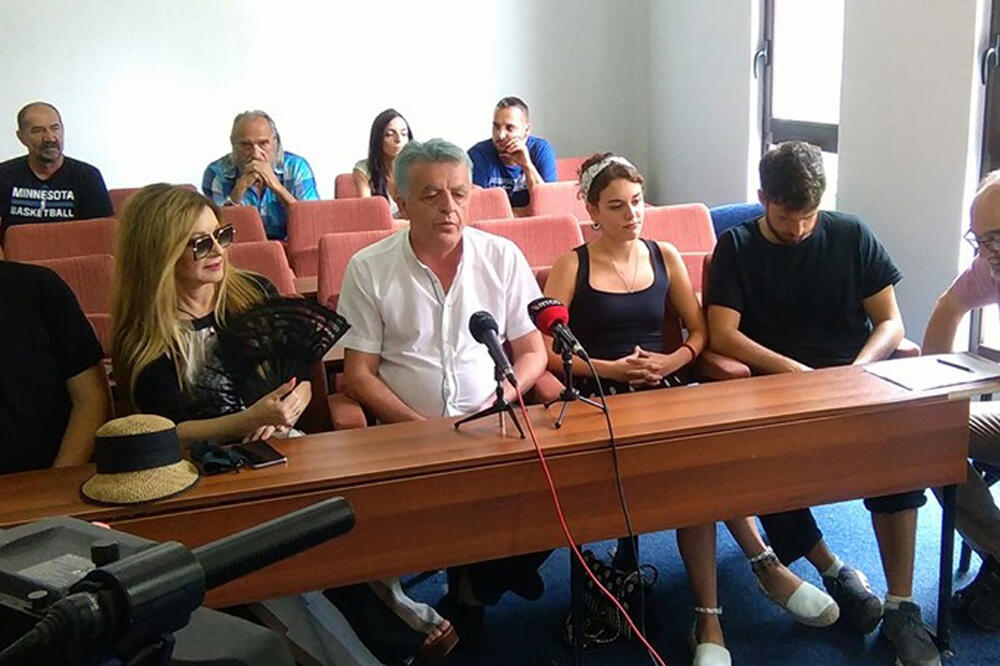 Sa konferencije za novinare u Baru, Foto: Radomir Petrić