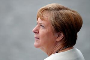 Merkel: Stabilna žena čija je drhtavica uzdrmala naciju