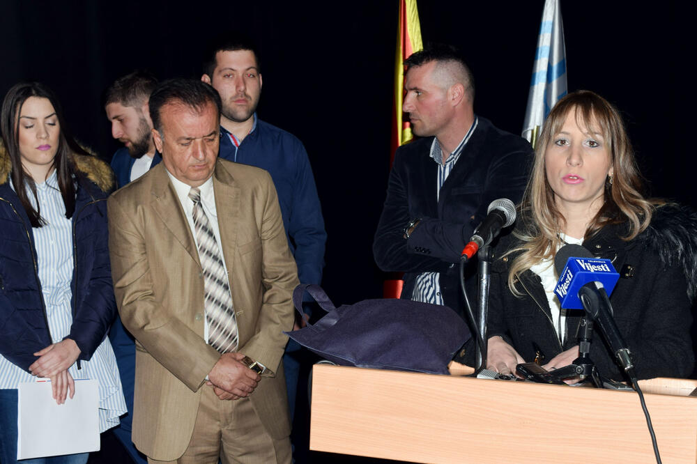 Slađana Kaluđerović sa opozicionim kolegama, Foto: Luka Zeković