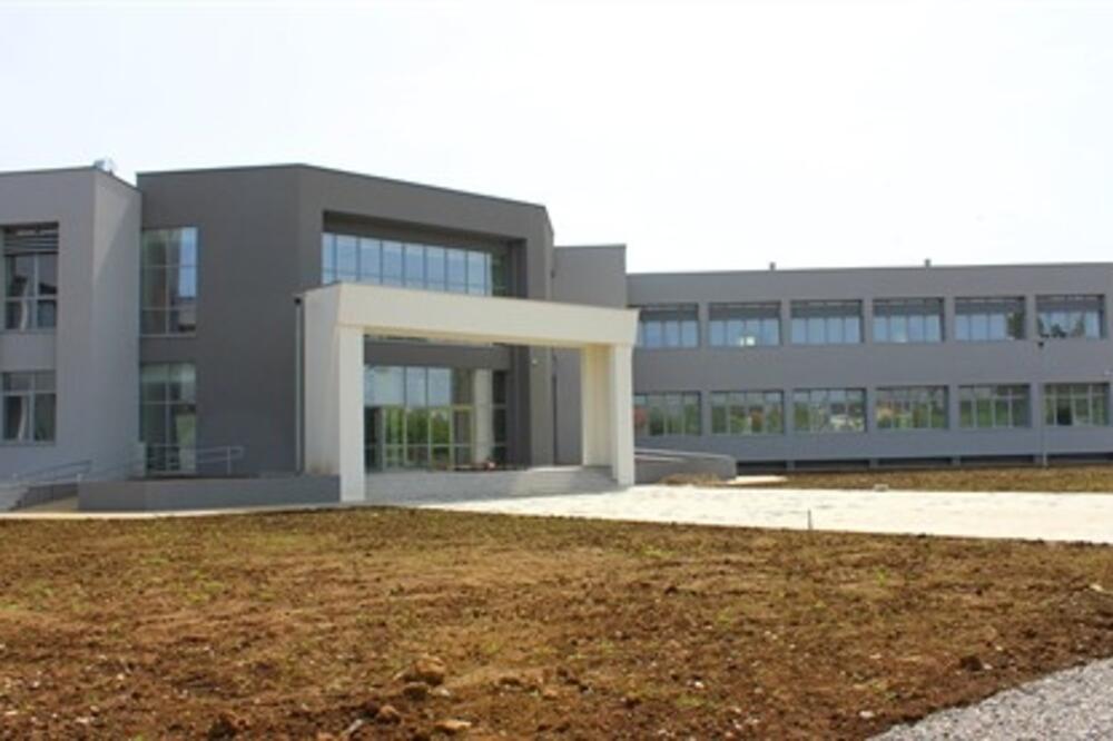 Mjesta ima i u gimnaziji: Srednja mještovita škola u Golubovcima, Foto: Ministarstvo prosvjete