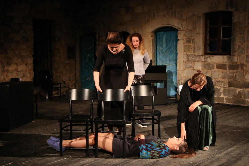 Scena iz predstave “Balava”, Foto: Petović
