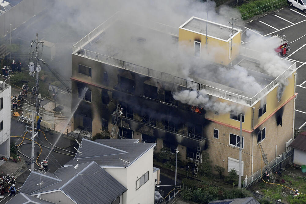 Zgrada u plamenu, Foto: Reuters