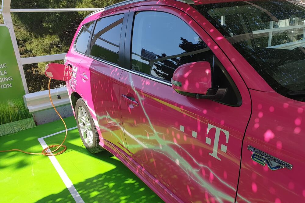 E-punjač u upotrebi, Foto: Telekom