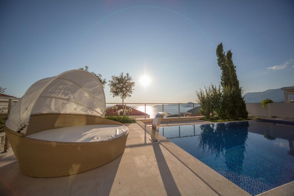 Ānanti Resort, Residences & Beach Club