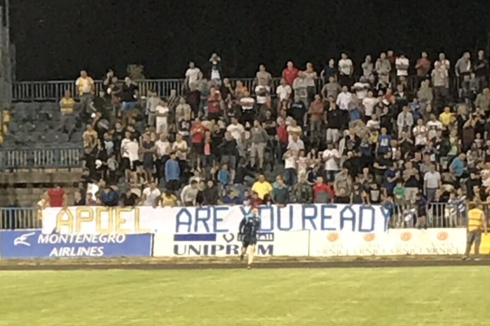 Transparent navijača Slovana