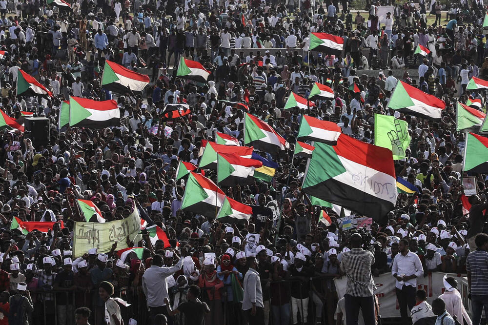 Protesti u Sudanu, Foto: Mahmoud Hjaj/AP