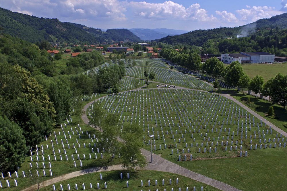 Memorijalni centar Potočari: Ilustracija, Foto: Dado Ruvic/Reuters