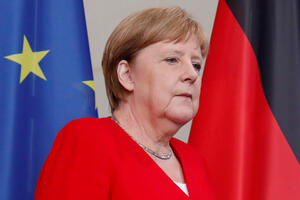 Merkel: Tamni oblaci su se nadvili nad dijalogom Beograda i...