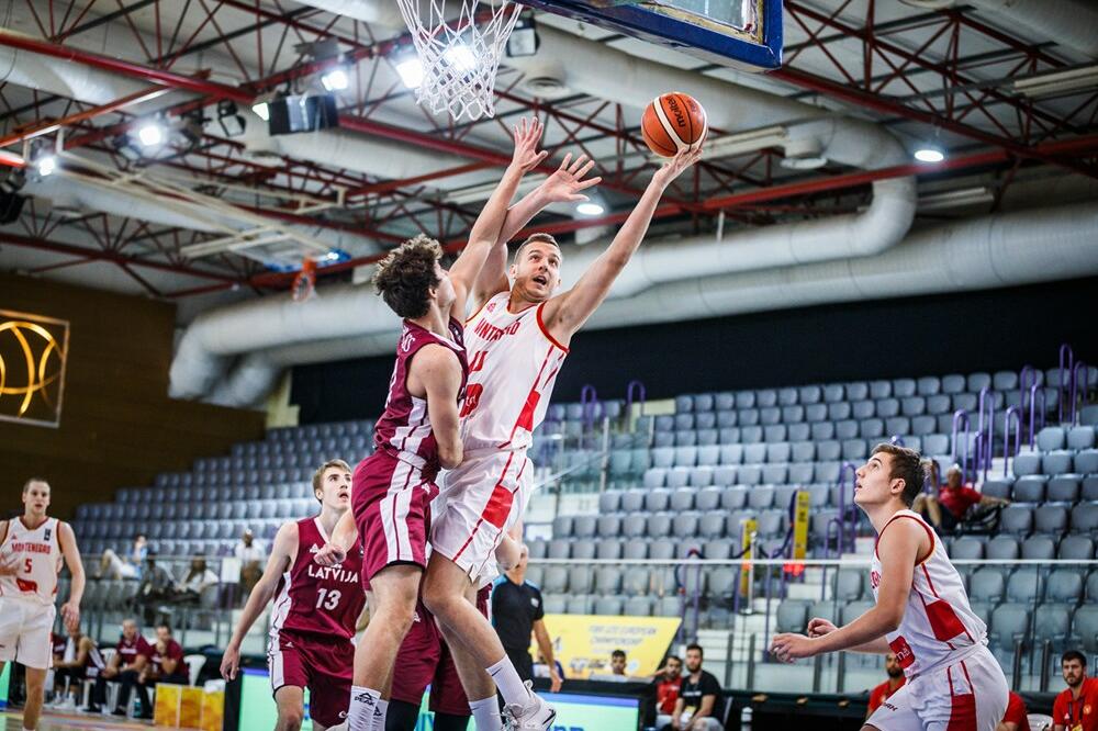 Marko Simonović sinoć na meču sa Letonijom, Foto: FIBA