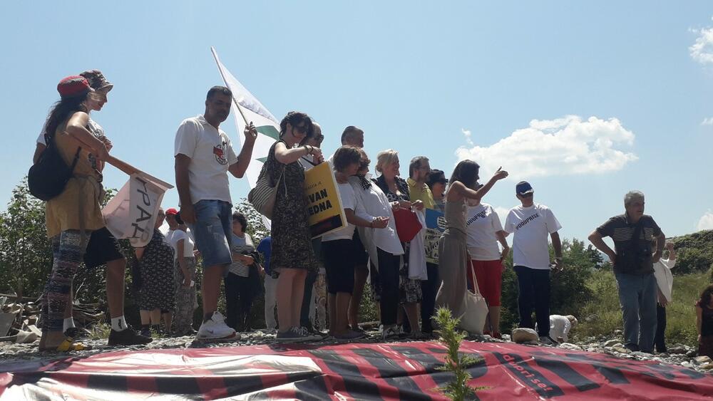 Sa skupa "Ne ubijajmo Taru"