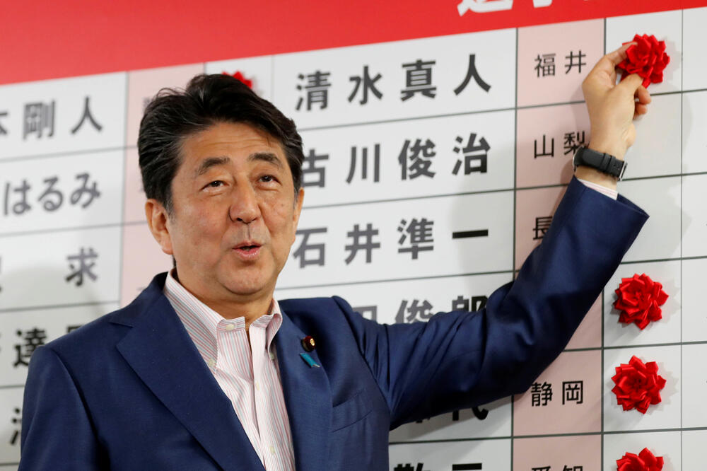 Abe, Foto: Reuters
