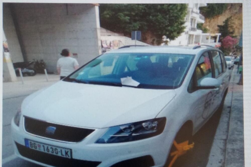 Automobil tri dana bio parkiran na Pristanu, Foto: Parking servis