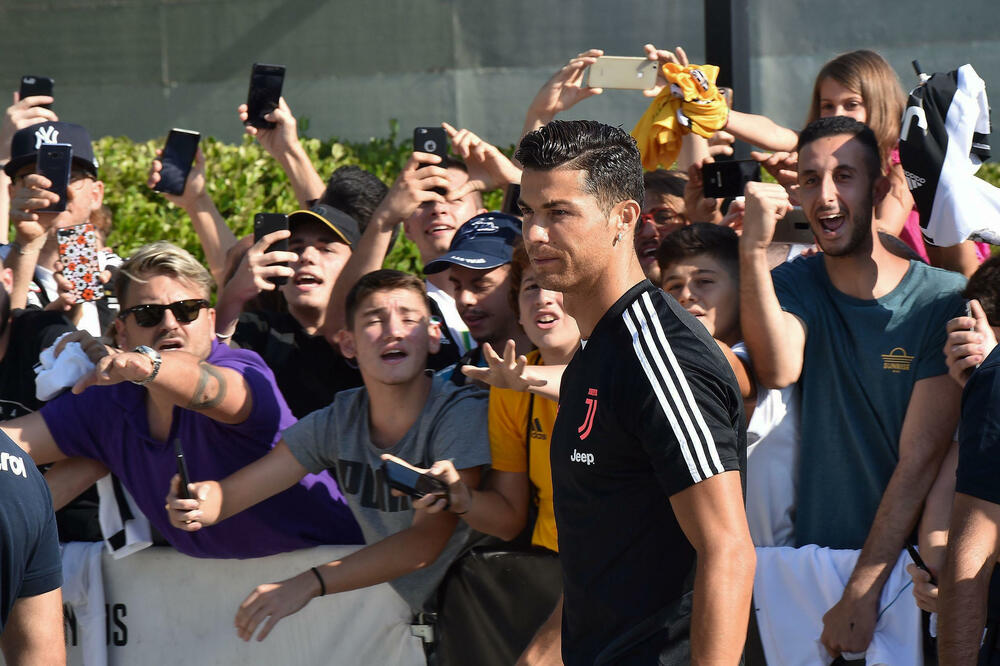 Ronaldo sa navijačima Juventusa, Foto: Alessandro Di Marco