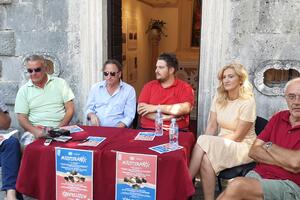 Predstava "Mediterano" na pijesku plaže Pecka