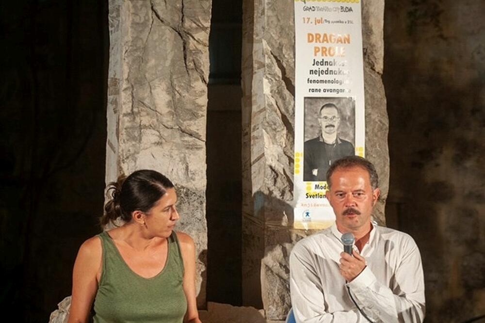 Dragan Prole na Trgu pjesnika, Foto: Grad teatar