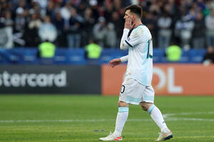 Mesi suspendovan jedan meč i kažnjen novčano