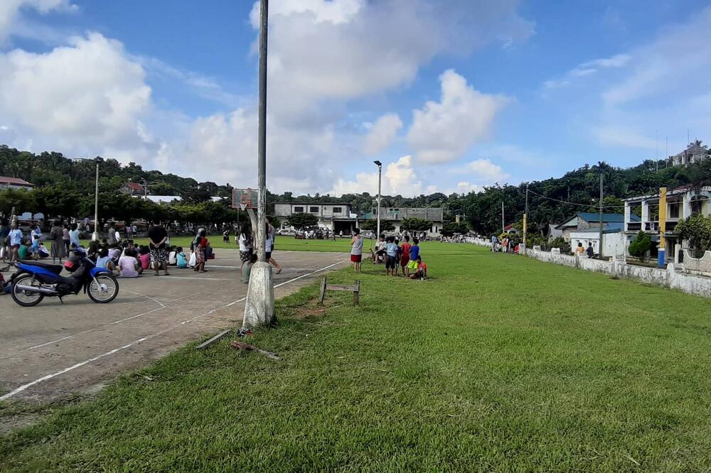 Građani nakon podrhtavanja tla izašli iz svojih domova, Foto: Reuters