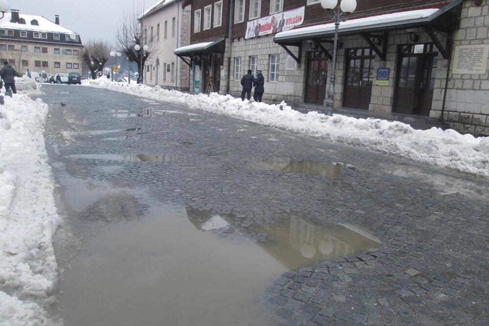 Ulica je zimi za izbjegavanje, Foto: Dragana Šćepanović