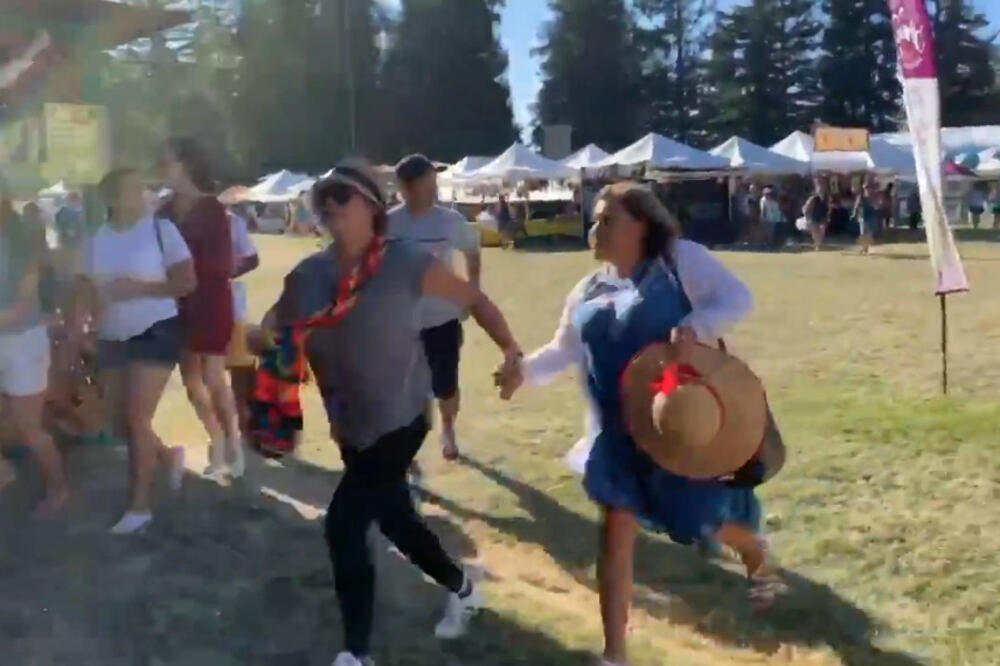 Ljudi bježe tokom pucnjave, Foto: Reuters