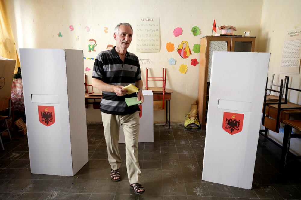 Sa jednog glasačkog mjesta, Foto: Reuters
