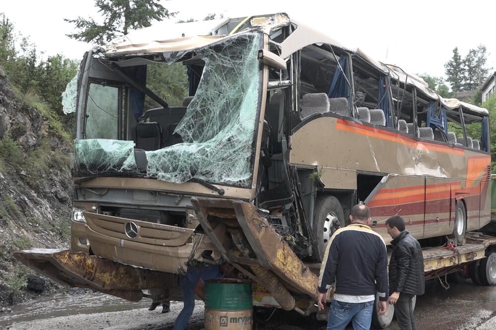 Autobus jutros, Foto: Goran Malidžan
