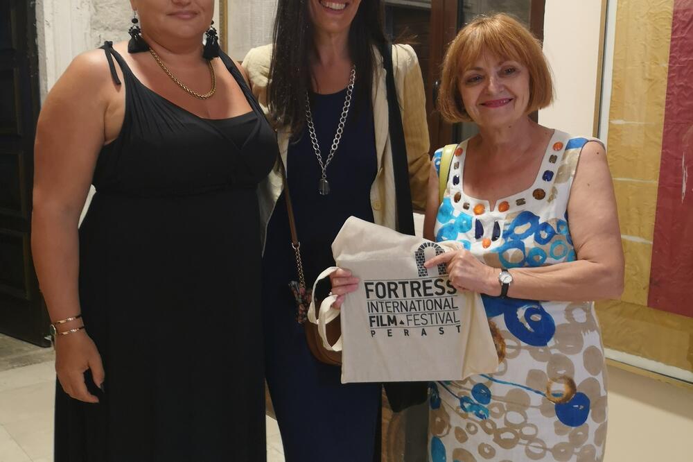 Aleksandra Simeunović, Jelena Mila,  Nada Vasić, Foto: Jelena Kontić