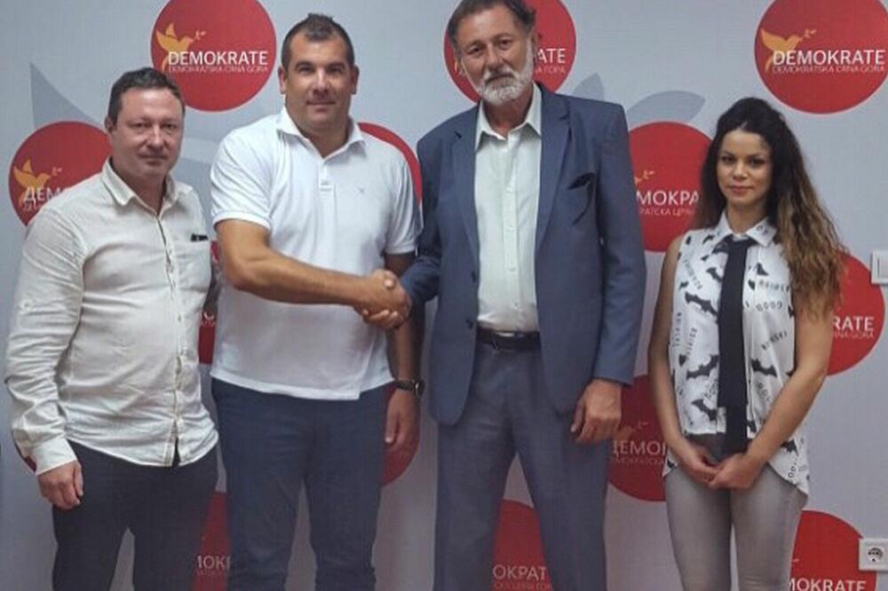 Krapović sa predstavnicima Prave, Foto: Prava Crna Gora