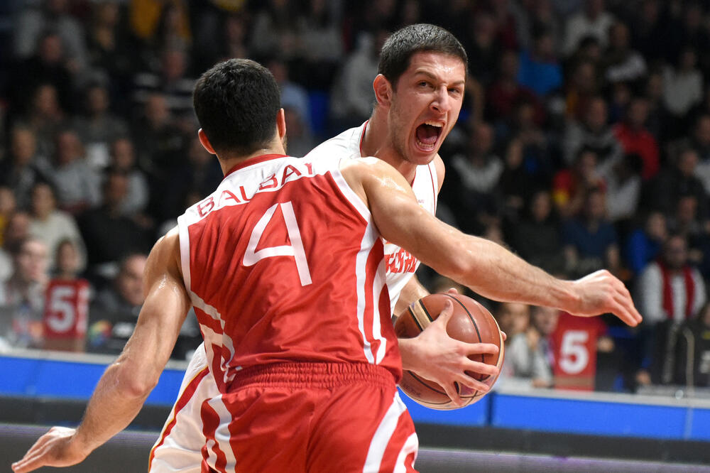 Spreman za Mundobasket: Nikola Ivanović na utakmici sa Turskom 2. decembra prošle godine, posljednjoj na kojoj je igrao, Foto: Boris Pejović