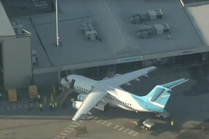 Avion udario u zgradu u Australiji (VIDEO)