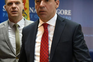 Pažina bi da pitaju za “državni udar”