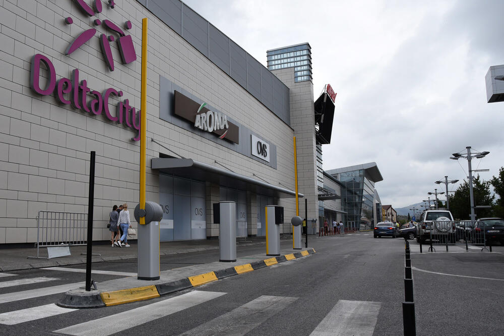 Naplatne rampe na parkingu Delte, Foto: Luka Zeković